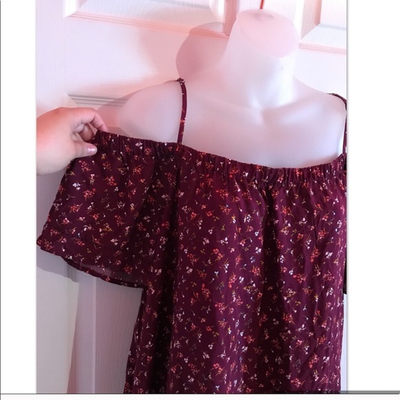 Old Navy Burgundy Floral Cold Shoulder Top - Picture 3 of 4